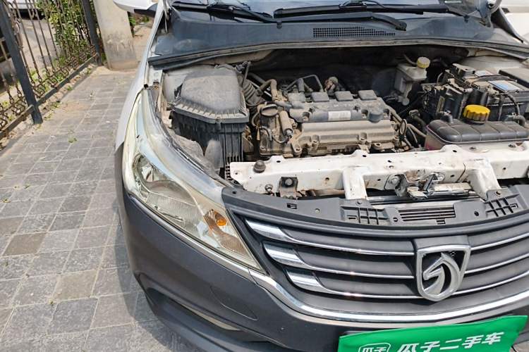 Used Baojun 310 2017 1.5L Automatic Fashion Model Right Front Headlight