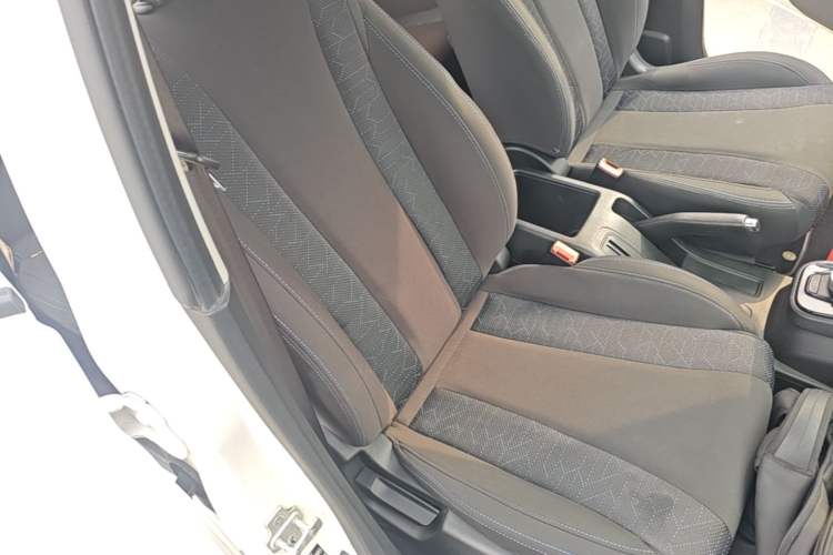 Used Baojun 310 2017 1.5L automatic comfort version Right Front Seat