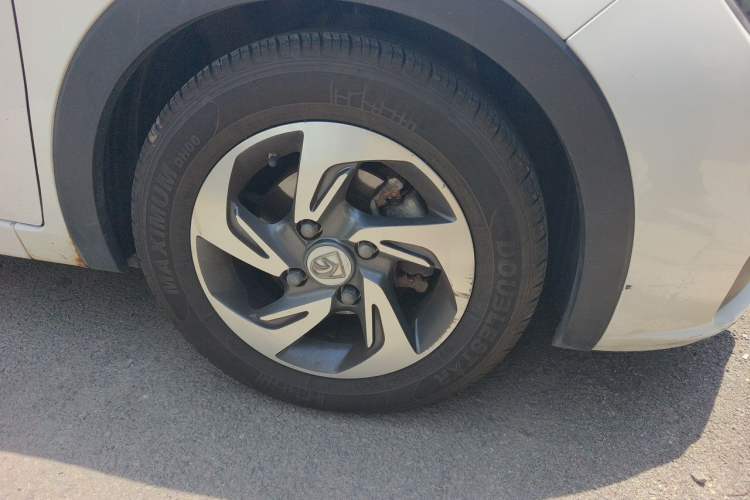 Used Baojun 310 2017 1.5L Automatic Luxury Model Right Front Wheel Hub