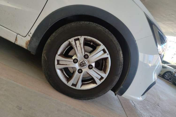 Used Baojun 310 2017 1.5L Manual Luxury Model Right Front Wheel Hub