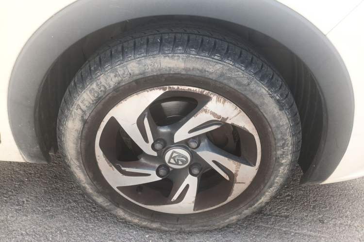 Used Baojun 310 2017 1.5L Automatic Luxury Model Right Front Wheel Hub