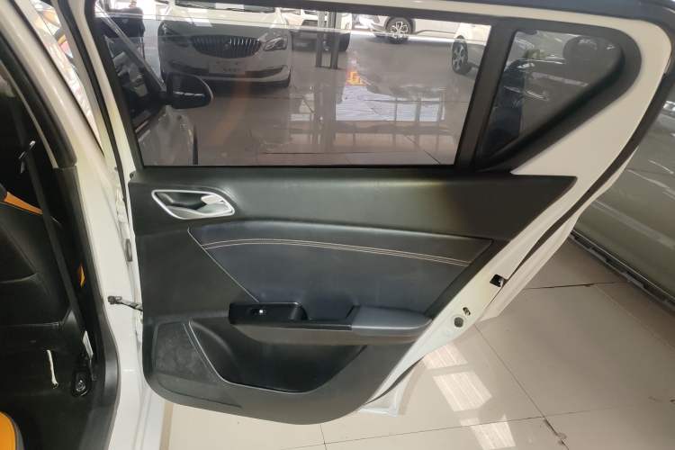 Used Baojun 310 2017 1.5L Automatic Fashion Model Right Rear Door Interior