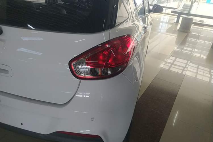 Used Baojun 310 2017 1.5L Automatic Luxury Model Right Rear Taillight