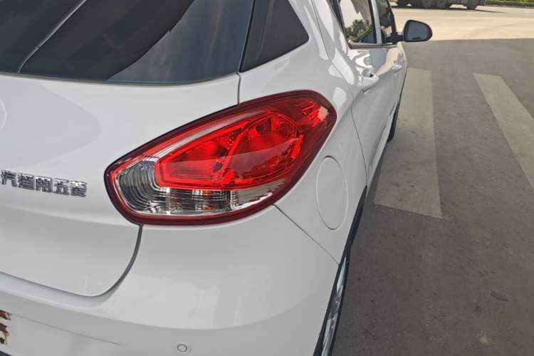 Used Baojun 310 2017 1.5L Automatic Fashion Model Right Rear Taillight