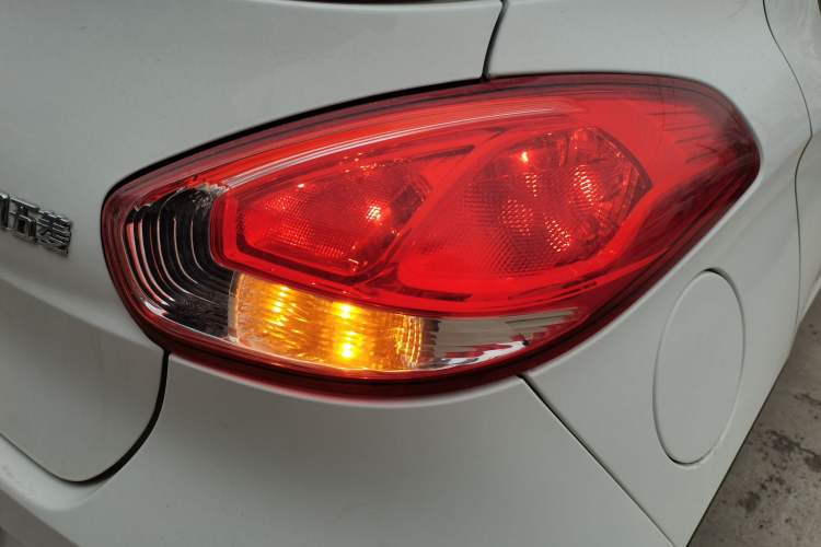 Used Baojun 310 2017 1.5L Automatic Fashion Model Right Rear Taillight