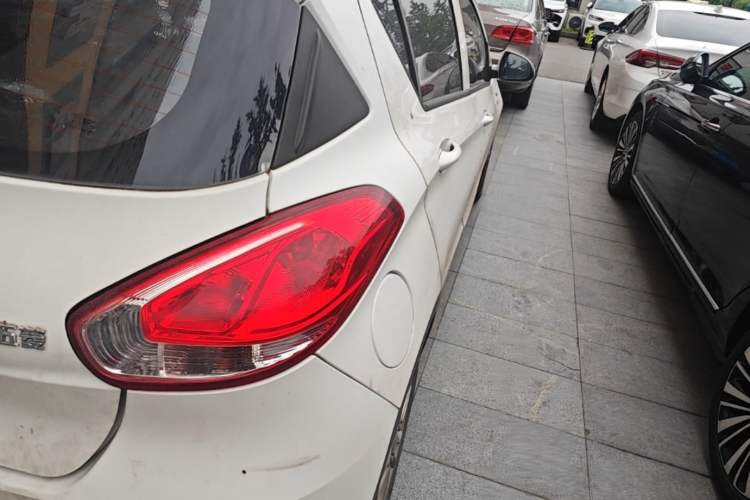 Used Baojun 310 2017 1.5L Manual Fashion Model Right Rear Taillight