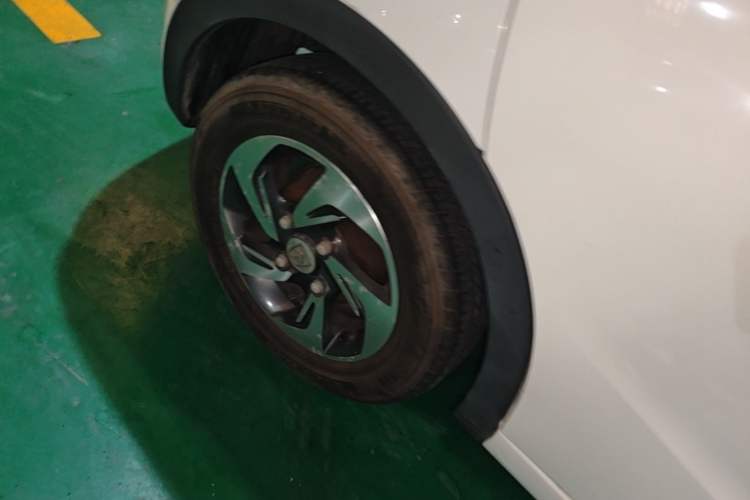 Used Baojun 310 2017 1.5L Automatic Luxury Model Right Rear Wheel Hub