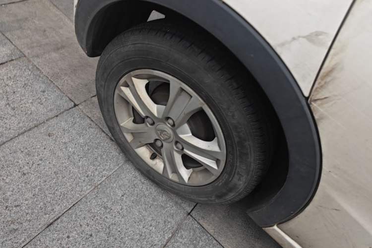 Used Baojun 310 2017 1.5L Manual Fashion Model Right Rear Wheel Hub