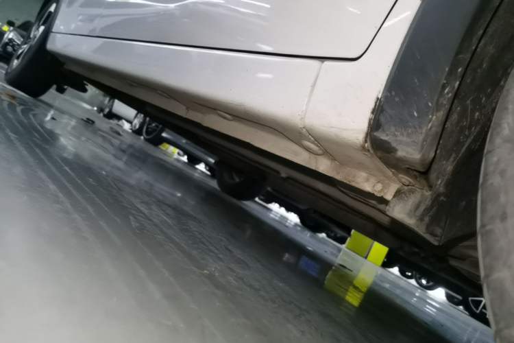 Used Baojun 310 2017 1.5L Automatic Fashion Model Right Side Sill