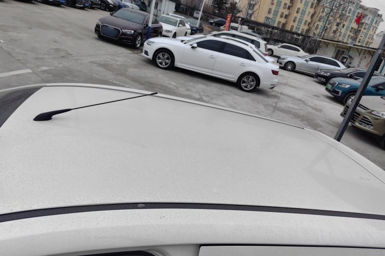 Used Baojun 310 2017 1.5L automatic comfort version Roof