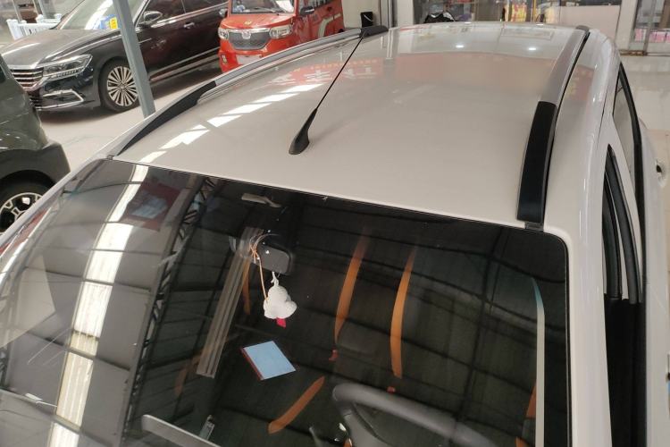 Used Baojun 310 2017 1.5L Automatic Fashion Model Roof