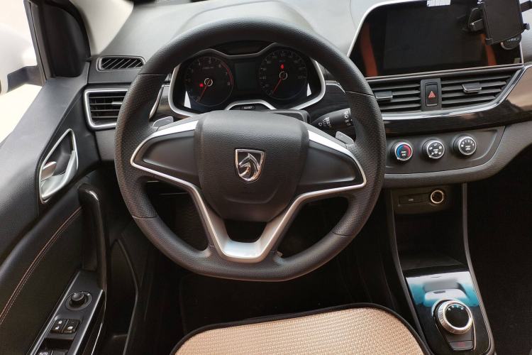 Used Baojun 310 2017 1.5L Automatic Fashion Model Steering Wheel