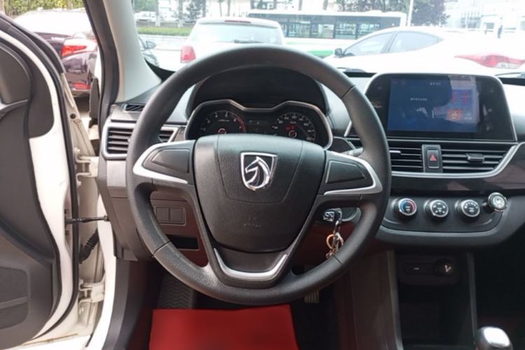 Used Baojun 310 2017 1.5L Manual Fashion Model Steering Wheel