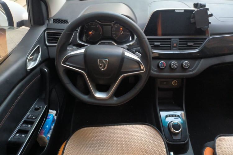 Used Baojun 310 2017 1.5L Automatic Fashion Model Steering Wheel
