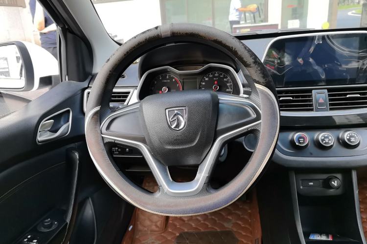 Used Baojun 310 2017 1.5L Automatic Fashion Model Steering Wheel