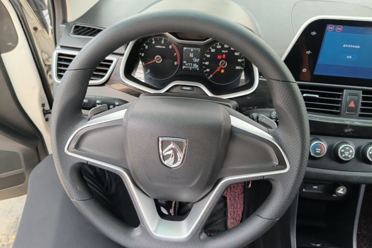 Used Baojun 310 2017 1.5L Automatic Fashion Model Steering Wheel