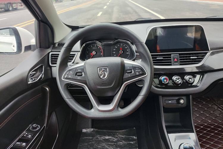Used Baojun 310 2017 1.5L Automatic Luxury Model Steering Wheel