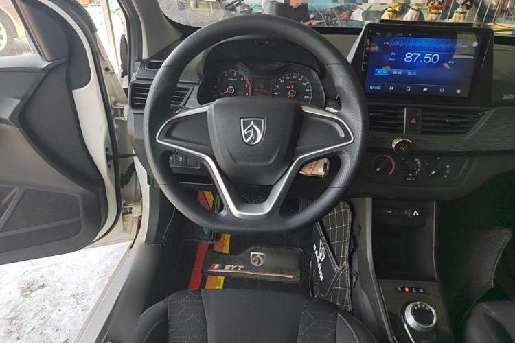 Used Baojun 310 2017 1.5L automatic comfort version Steering Wheel