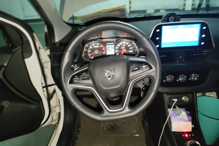 Used Baojun 310 2017 1.5L Automatic Luxury Model Steering Wheel
