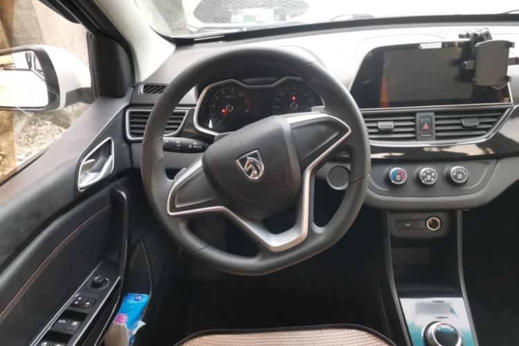 Used Baojun 310 2017 1.5L Automatic Fashion Model Steering Wheel