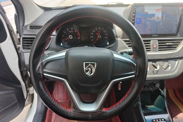 Used Baojun 310 2017 1.5L automatic comfort version Steering Wheel