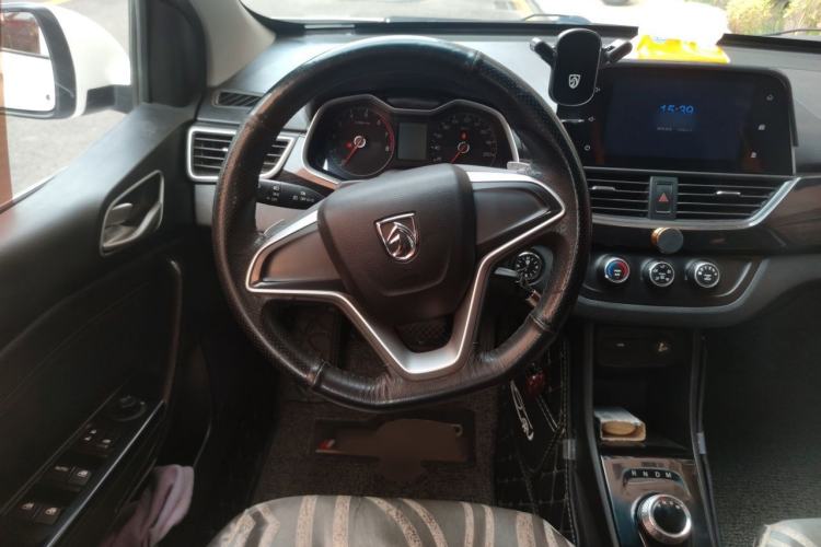 Used Baojun 310 2017 1.5L Automatic Fashion Model Steering Wheel