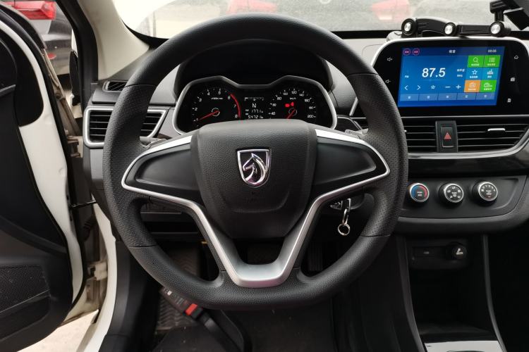 Used Baojun 310 2017 1.5L Automatic Fashion Model Steering Wheel