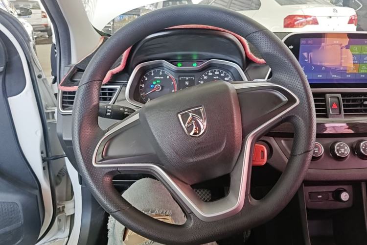 Used Baojun 310 2017 1.5L Automatic Fashion Model Steering Wheel