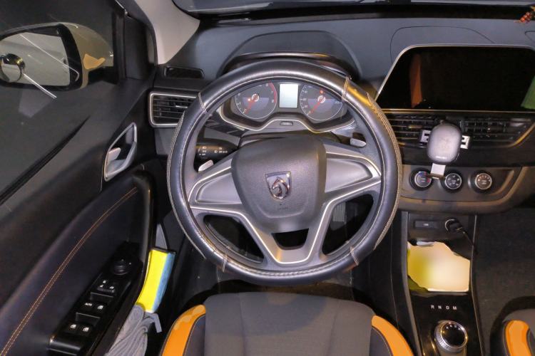 Used Baojun 310 2017 1.5L Automatic Fashion Model Steering Wheel