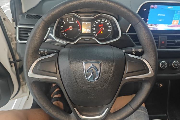 Used Baojun 310 2017 1.5L Manual Fashion Model Steering Wheel
