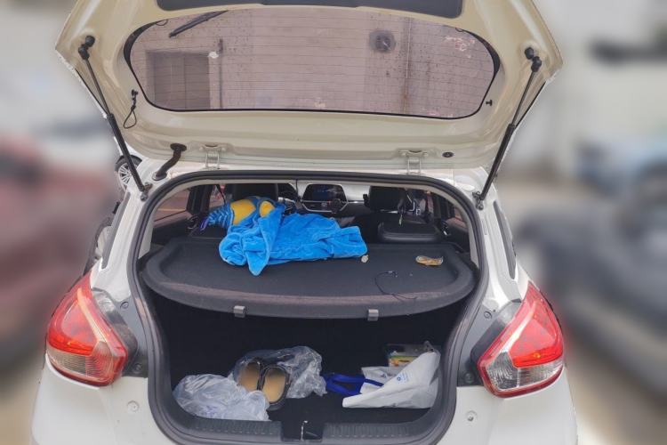 Used Baojun 310 2017 1.5L Automatic Fashion Model Trunk