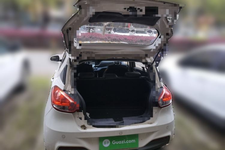 Used Baojun 310 2017 1.5L Automatic Fashion Model Trunk