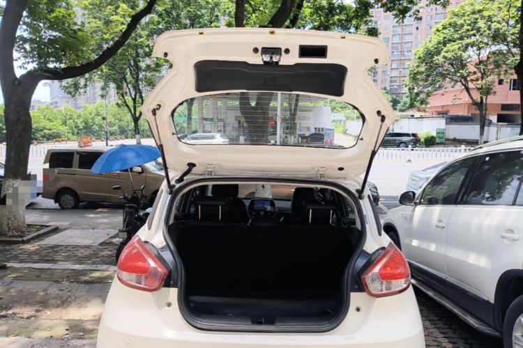 Used Baojun 310 2017 1.5L Automatic Fashion Model Trunk
