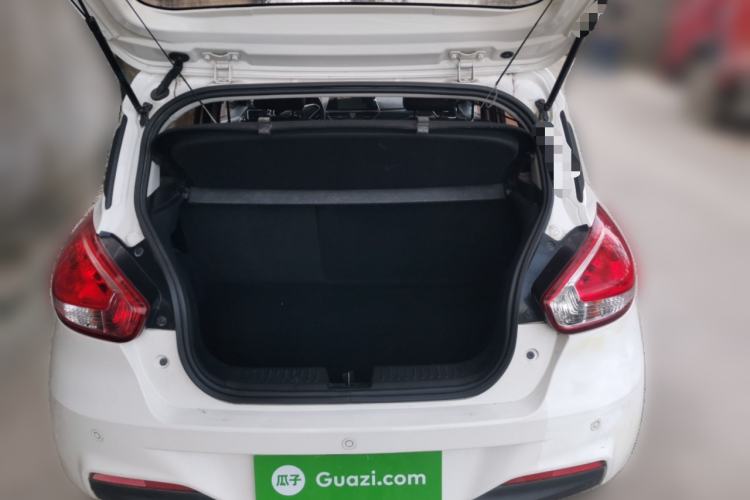 Used Baojun 310 2017 1.5L Automatic Fashion Model Trunk