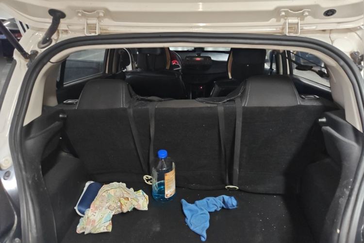 Used Baojun 310 2017 1.5L manual Comfort trim Trunk
