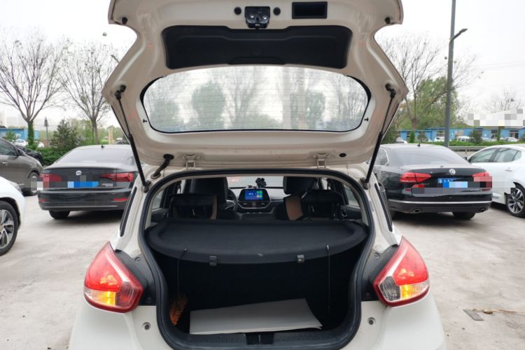 Used Baojun 310 2017 1.5L Automatic Fashion Model Trunk
