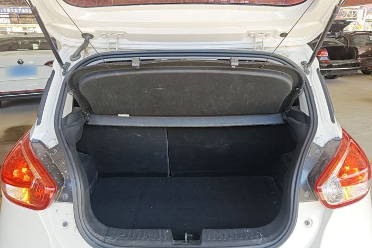 Used Baojun 310 2017 1.5L Automatic Fashion Model Trunk