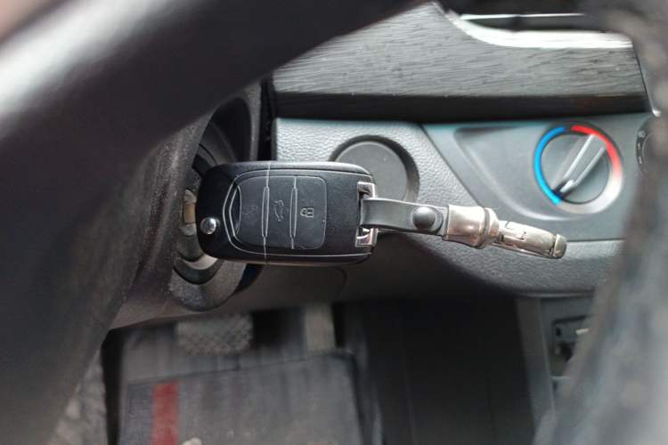 Used Baojun 310 2017 1.5L automatic comfort version Vehicle Key