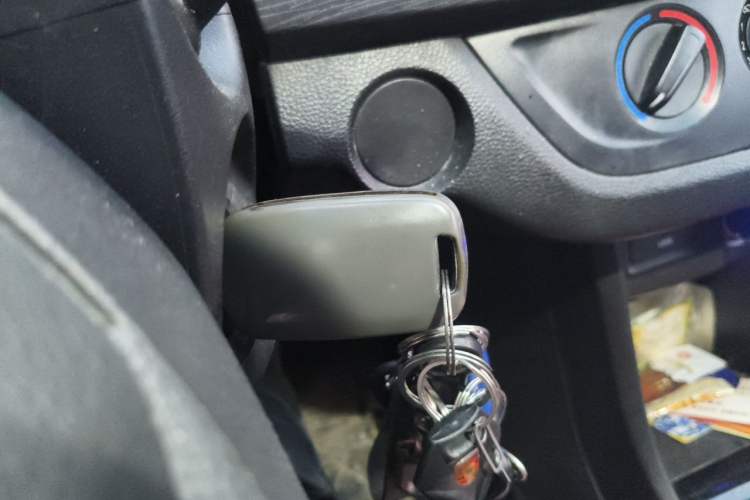 Used Baojun 310 2017 1.5L automatic comfort version Vehicle Key