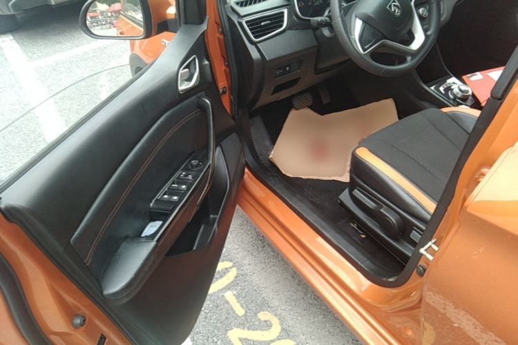 Used Baojun 310 2017 1.5L Automatic Fashion Model Driver Seat