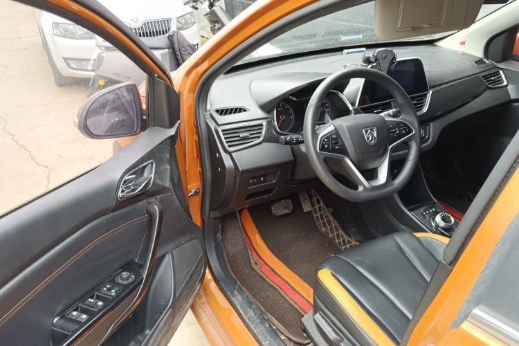Used Baojun 310 2017 1.5L Automatic Luxury Model Driver Seat
