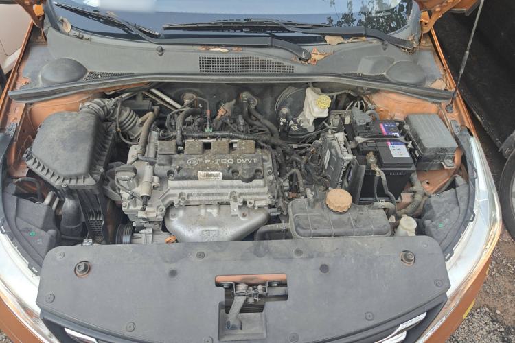 Used Baojun 310 2017 1.5L Automatic Fashion Model Engine Bay