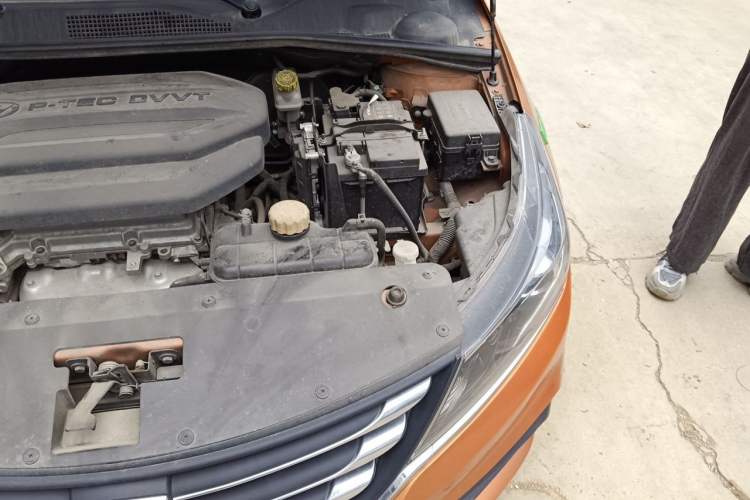 Used Baojun 310 2017 1.5L Automatic Luxury Model Engine Bay Left