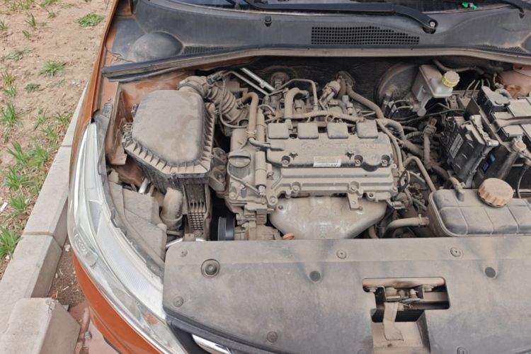 Used Baojun 310 2017 1.5L Automatic Fashion Model Engine Bay Right