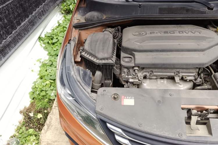 Used Baojun 310 2017 1.5L Automatic Luxury Model Engine Bay Right