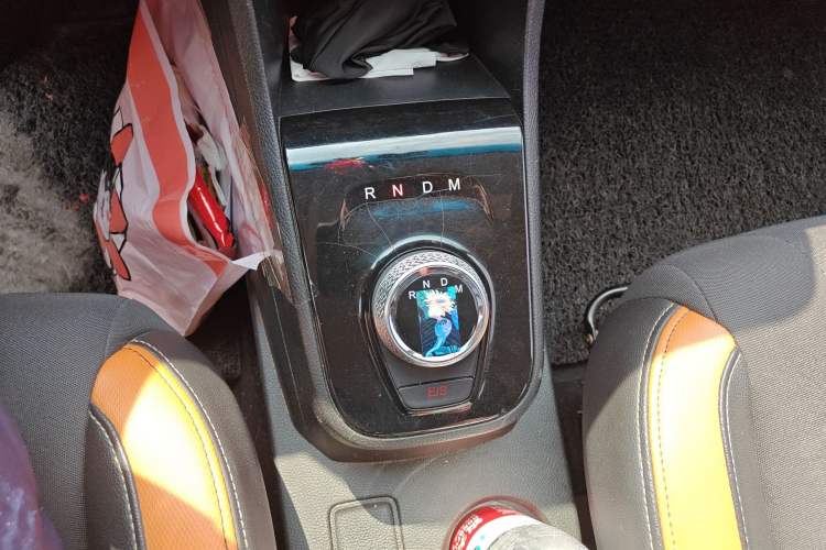 Used Baojun 310 2017 1.5L Automatic Fashion Model Gear Lever