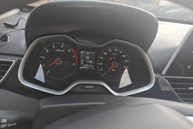 Used Baojun 310 2017 1.5L Automatic Fashion Model Instrument Cluster