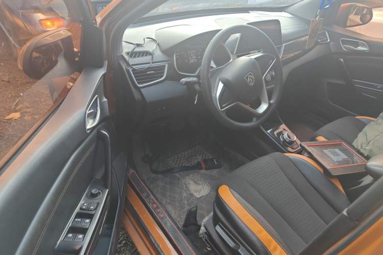 Used Baojun 310 2017 1.5L Automatic Fashion Model Interior 3