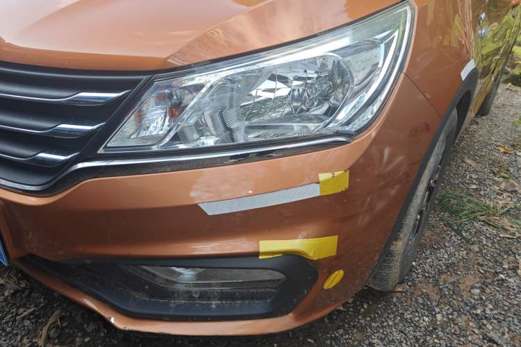 Used Baojun 310 2017 1.5L Automatic Fashion Model Left Front Headlight
