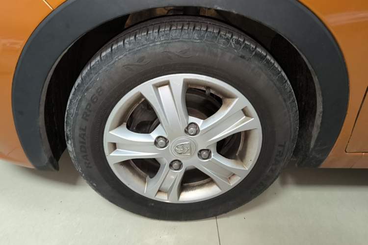 Used Baojun 310 2017 1.5L Manual Luxury Model Left Front Wheel Hub